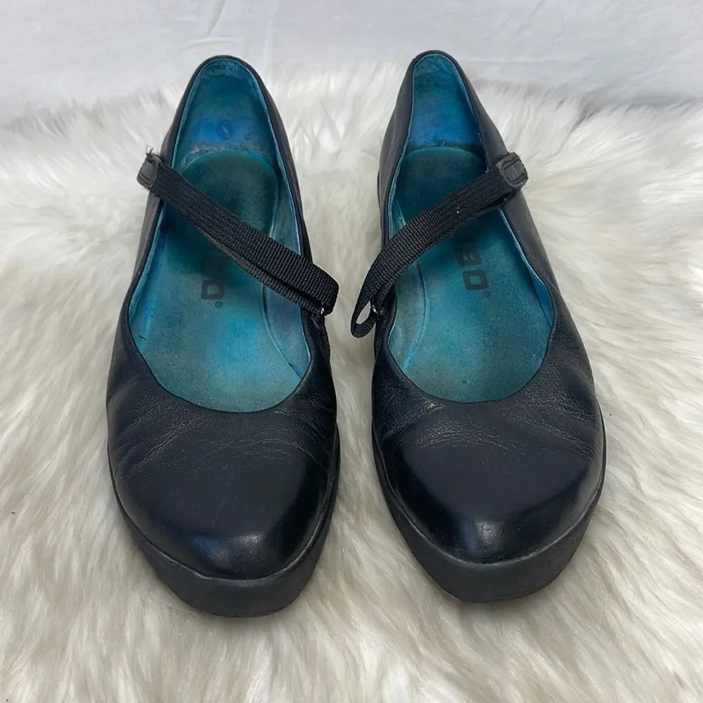 Tsubo Cori Black Leather Mary Jane Wedge Shoes Sz 8‎